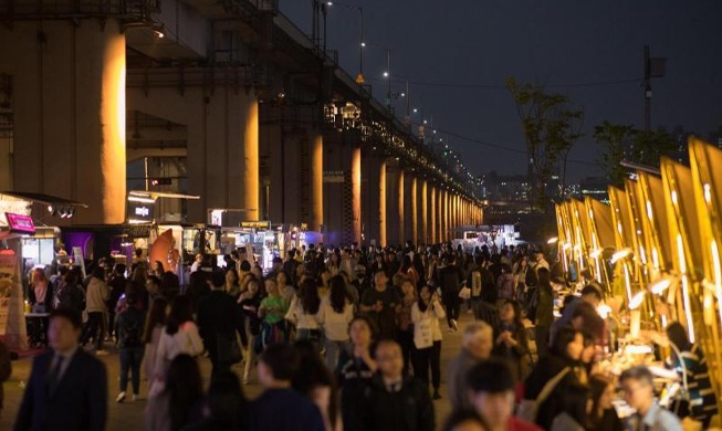 Mondschein-Nachtmarkt am Han-Fluss soll nach 3 Jahren wiedereröffnet werden