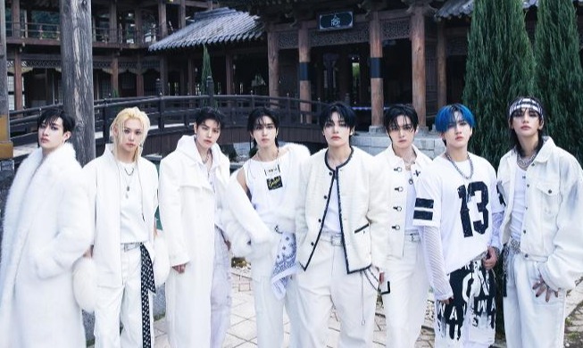 Stray Kids erobert zum siebten Mal die Spitze der Billboard 200