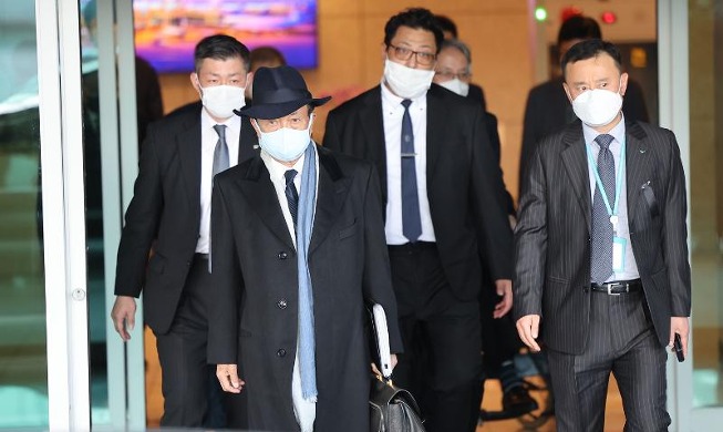 Präsident Yoon empfingt den ehemaligen japanischen Premierminister Aso