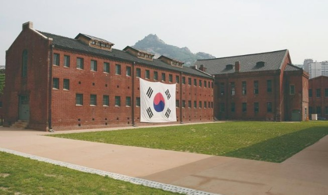 Interview mit der Leiterin des Geschichtsmuseums Gefängnis Seodaemun anlässlich des Tages der Unabhängigkeitsbewegung Koreas