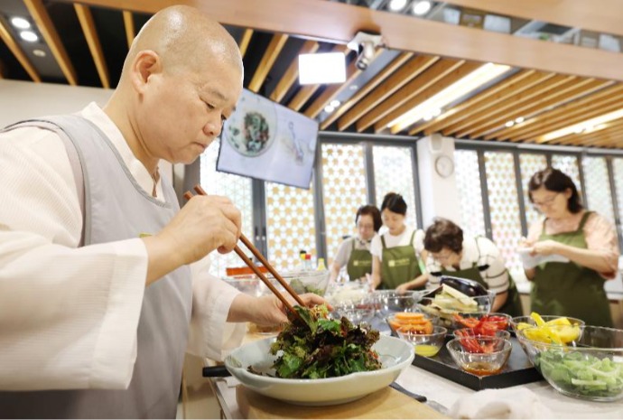 Koreanische Tempelküche probieren