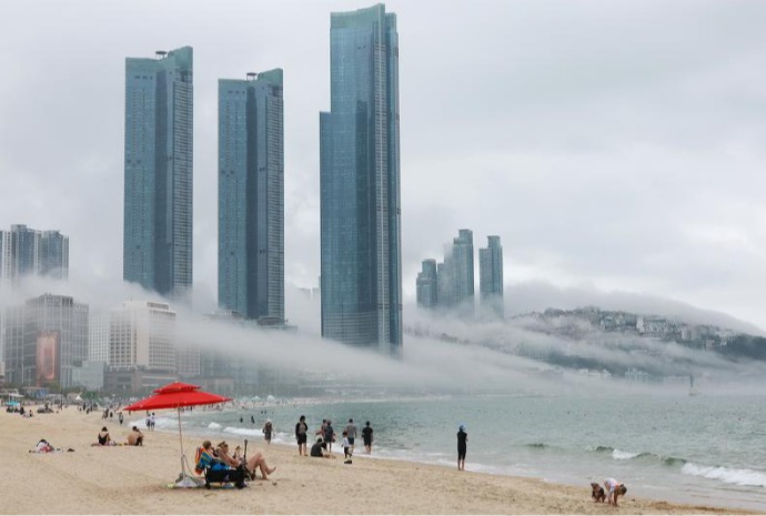 Küstennebel am Haeundae-Strand