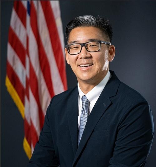 Jeff Kim, ein Mitglied des Verwaltungsrats des Irvine Unified School District, der den Lehrplan ausgearbeitet hat, äußerte die Hoffnung, dass das Thema dazu beitragen wird, das Verständnis für die koreanisch-amerikanische Identität und Geschichte in den USA zu erweitern. ⓒ Facebook-Seite von Jeff Kim