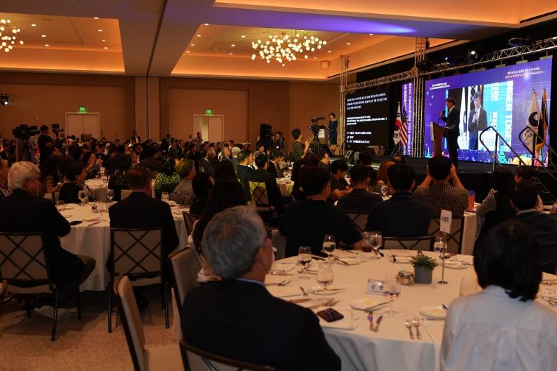 Die „21. World Korean Business Convention” wurde vom 11. bis zum 14. Oktober im Anaheim Convention Center in Orange County in California in den USA veranstaltet. Dabei äußerte sich Lee Key Cheol, Leiter der Behörde für Auslandskoreaner, bei der Abschlusszeremonie. ⓒ Behörde für Auslandskoreaner 