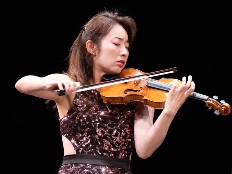 Die südkoreanische Violinistin Kim Yoon Hee präsentierte am 3. August im Benaroya-Saal in Seattle in den USA anlässlich des 70. Jahrestags des Bündnisses zwischen Südkorea und den USA ihre Aufführungen.