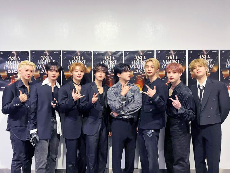 In diesem Jahr schritt die Zahl der verkauften K-Pop-Alben schon über 100 Millionen über. Foto von der K-Pop-Boygruppe Stray Kids, die am 14. Dezember an Asia Artist Awards im Philippine Arena teilnahm. ⓒ Offizielle Facebook-Seite von der K-Pop-Boygroup Stray Kids