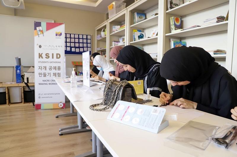 Die Nutzerzufriedenheit für das König-Sejong-Institut erhielt 91,1 Punkte, das gleiche Niveau mit dem letzten Jahr. Foto vom Kulturkurs im König-Sejong-Institut in Dubai in den VAE. ⓒ Offizielle Facebook-Seite vom König-Sejong-Institut in Dubai