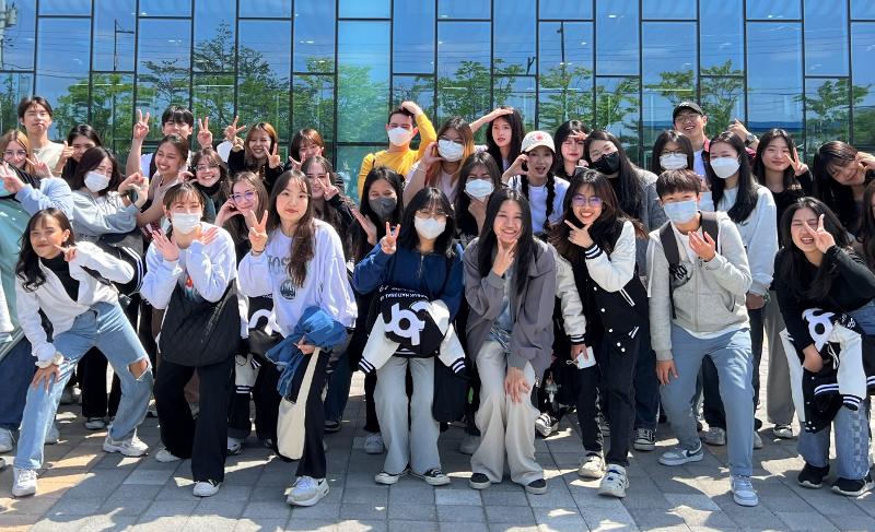 Die einzelnen Kommunen führen verschiedene Programme ein, um die Ausländer anzulocken. Die Provinz Chungcheongbuk-do führt bis zum nächsten Jahr mit dem Ziel für die Anlockung von 10.000 ausländischen Studierenden “K-International Student System in Chungcheongbuk-do“ durch. ⓒ Chungbuk National University