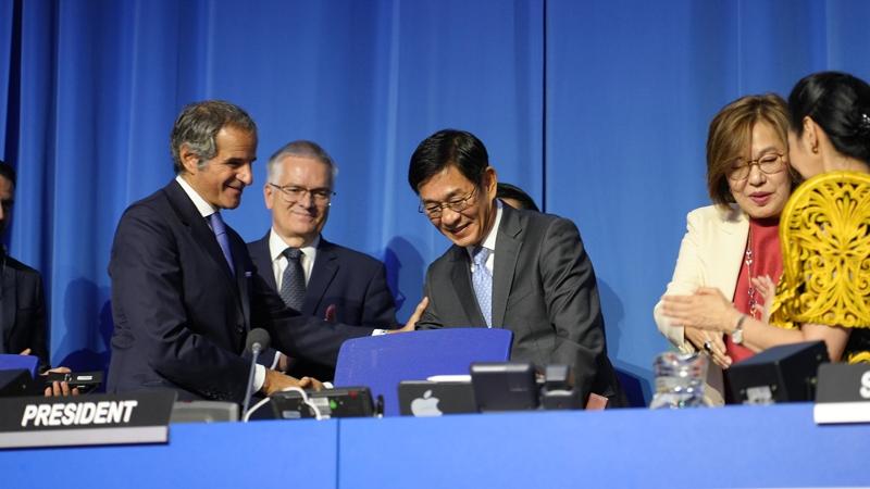 Ham Sang-wook (Mtte), koreanischer Botschafter in Österreich und ständiger Vertreter der internationalen Organisationen in Wien, übernahm den Vorsitz bei der 68. Generalversammlung der IAEO, die am 16. September in Wien, Österreich, eröffnet worden war. ⓒ Ministerium für auswärtige Angelegenheiten 