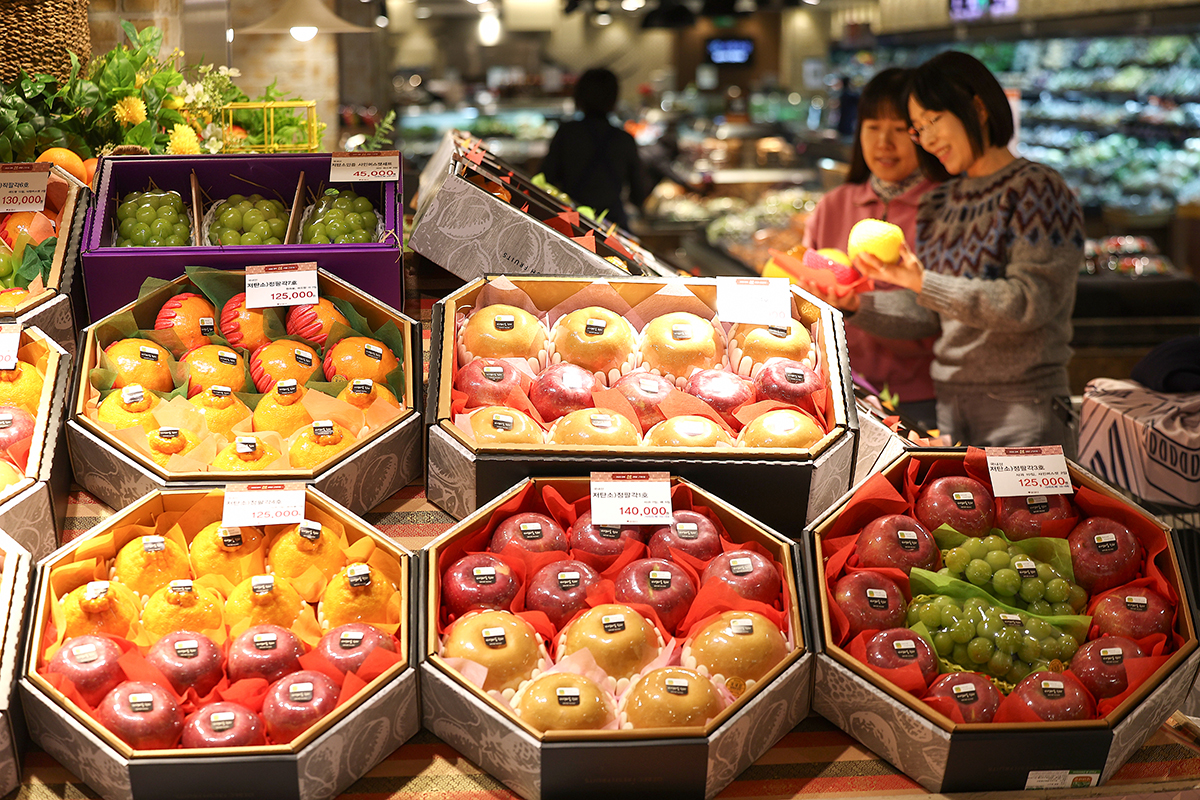 Am 13. Januar werden die Obst-Geschenksets für Seollal im Daegu Department Store in der Filiale Plaza präsentiert.