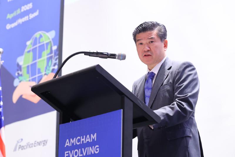 James Kim, Präsident der AMCHAM, äußert isch am 18. April beim Energie Innovation Forum zwischen Korea und den USA von der Amerikanischen Handelskammer in Korea (AMCHAM) im Grand Hyatt Seoul in Yongsan-gu, Seoul 
