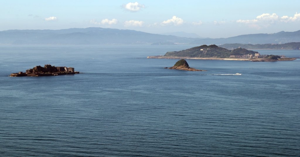 Die Inseln, wo während der japanischen Kolonialherrschaft die Zwangsarbeit der Koreaner durchgeführt wurde. Links: Insel Hashima. Rechts: Insel Takashima © Yonhap News 