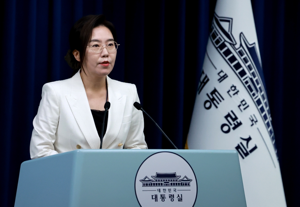 Kang Yu-jung, Sprecherin des Präsidialamtes, äußert sich am 12. August im Präsidialamt der Republik Korea in Yongsan-gu, Seoul, in einem Briefing über das Gipfeltreffen zwischen Korea und den USA © Yonhap News