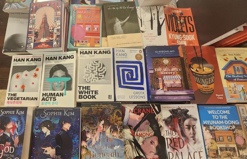Laut dem Koreanischen Institut für Literaturübersetzung stieg die Zahl der im letzten Jahr im Ausland verkauften koreanischen Literatur um 130 % an. Foto der koreanischen Literatur in der englischen Version im Kyobo Book Centre in Jongno-gu, Seoul © Lee Jihae/korea.net