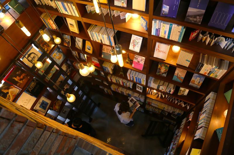 Während der Bibliotheksreise können die Touristen alle Bibliotheken überall in Jeonju besuchen