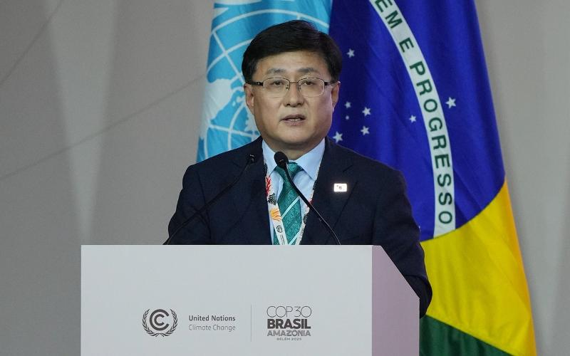﻿Am 17. November äußert sich Kim Sungwhan, Minister für Umwelt, bei der COP30 in Belém in Brasilien ⓒ Yonhap News 