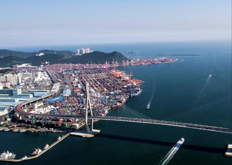 In diesem Jahr betrug das Exportvolumen von Halbleitern 165 Milliarden US-Dollar - zwei Jahre in Folge den besten Rekord. Foto vom Busan-Hafen ⓒ Busan Port Authority 