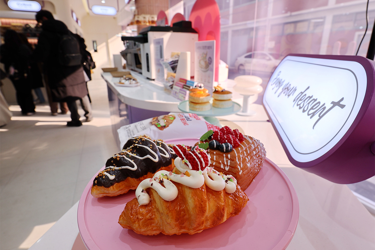 Am 12. Februar werden verschiedene Dessertprodukte in einem Convenience-Store in Seongdong-gu, Seoul, pr&auml;sentiert.