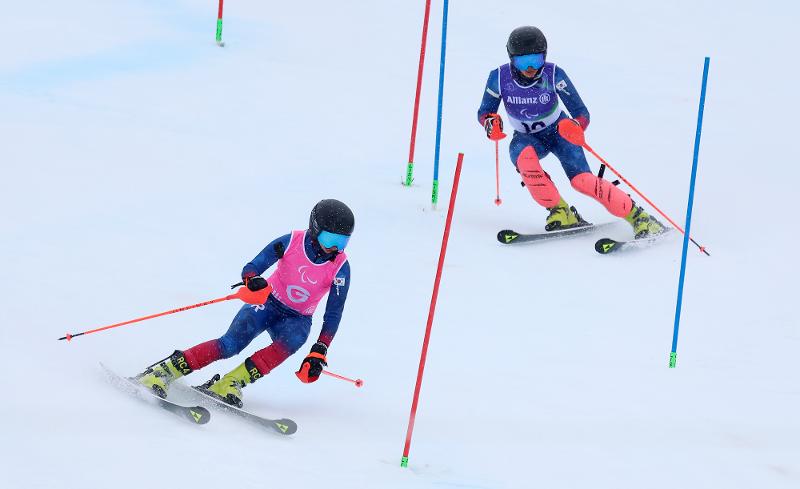 Am 14. M&auml;rz tritt die koreanische Para-Skifahrerin Choi Sara in der Ski-Alpin-Kombination der Frauen mit Sehbeeintr&auml;chtigung bei den Paralympics unter Leitung der Begleitl&auml;uferin Eo Eun-mi an ⓒ Koreanisches Paralympisches Komitee