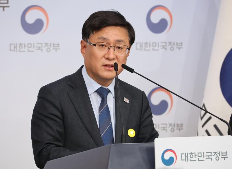 Am 6. April stellt Kim Sungwhan, Minister für Klima, Energie und Umwelt, im Regierungskomplex Seoul in Jongno-gu, Seoul, eine “Politik zur großen Energiewende” vor ⓒ Yonhap News 