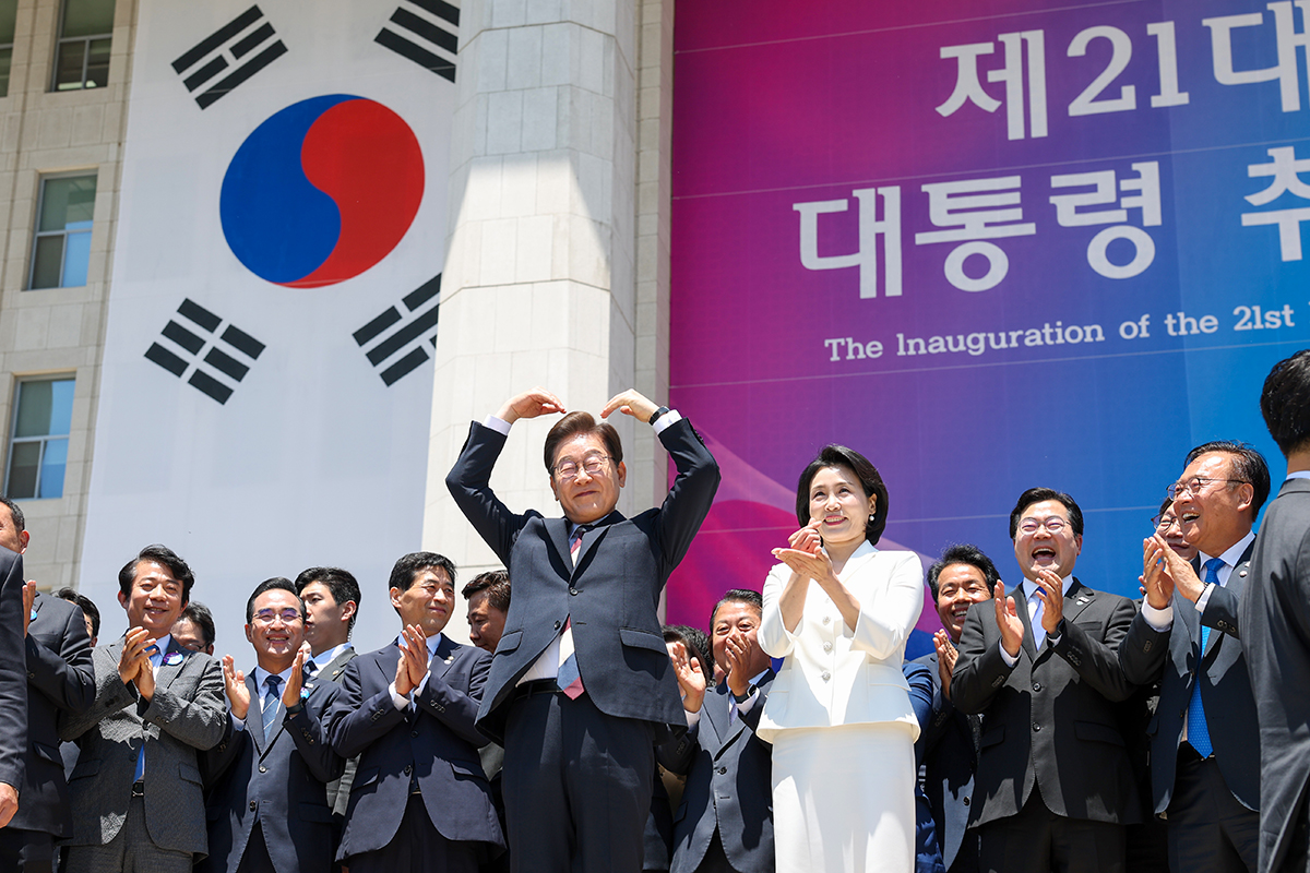 Am 4. Juni 2025 nehmen Pr&auml;sident Lee Jae Myung und seine Ehefrau Kim Hye Kyung an der im Parlament abgehaltenen Amtseinf&uuml;hrung des Pr&auml;sidenten teil ⓒ Lee Jeong Woo/korea.net 