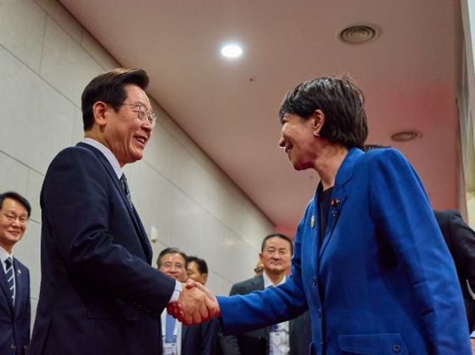 Lee gratulierte zum historischen Wahlsieg von Takaichi