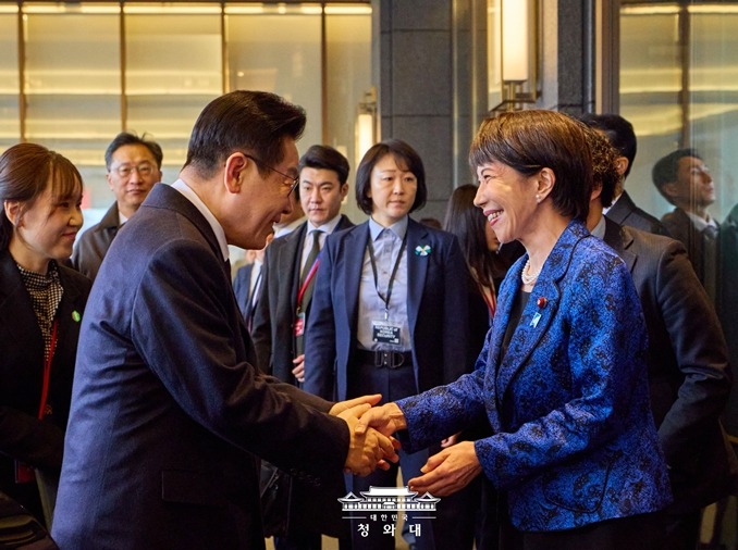 Korea und Japan erörterten Vergangenheitsfragen