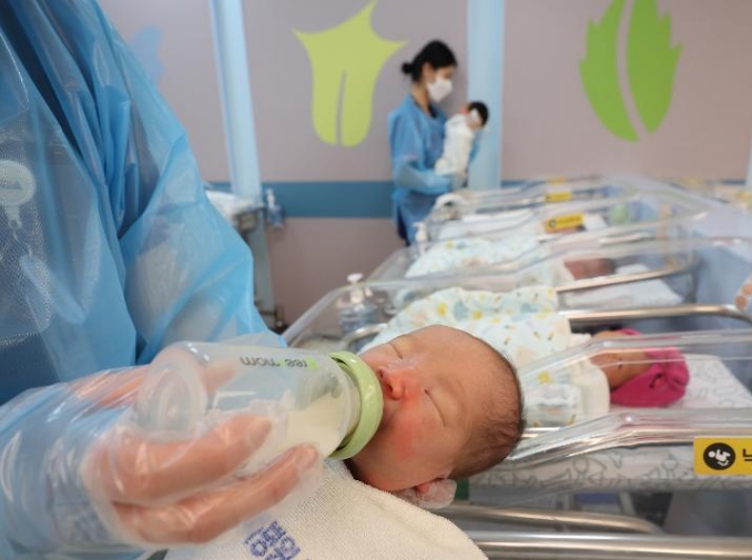 Geburtenzahl im August steigt um 13 % auf 23.703
