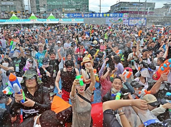 ﻿„Genießen Sie die lokalen Sommer-Festivals“ – Wasserspaß, Kulinarik und Kulturveranstaltungen