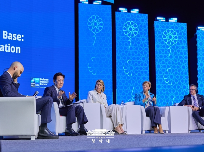 Präsident Lee beim Forum der Verteidigungsindustrie auf dem NATO-Gipfel in Ankara