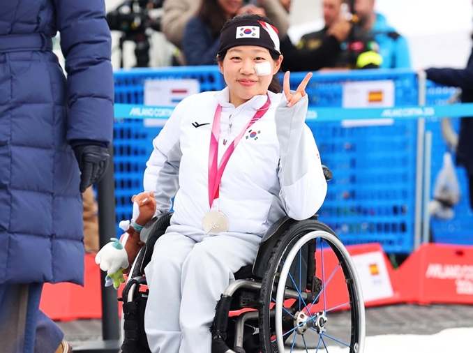Koreanische Para-Skiläuferin Kim Yunji gewann ihre zweite Medaille in Italien